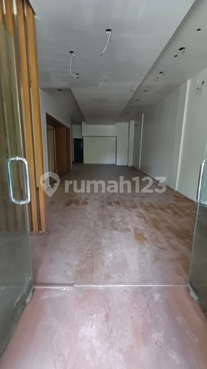 Shophouse for sale in Busy Area of ââMain Road Bypass Ngurah Rai, Tuban. Close to Ngurah Rai Airport - Bali in Bali