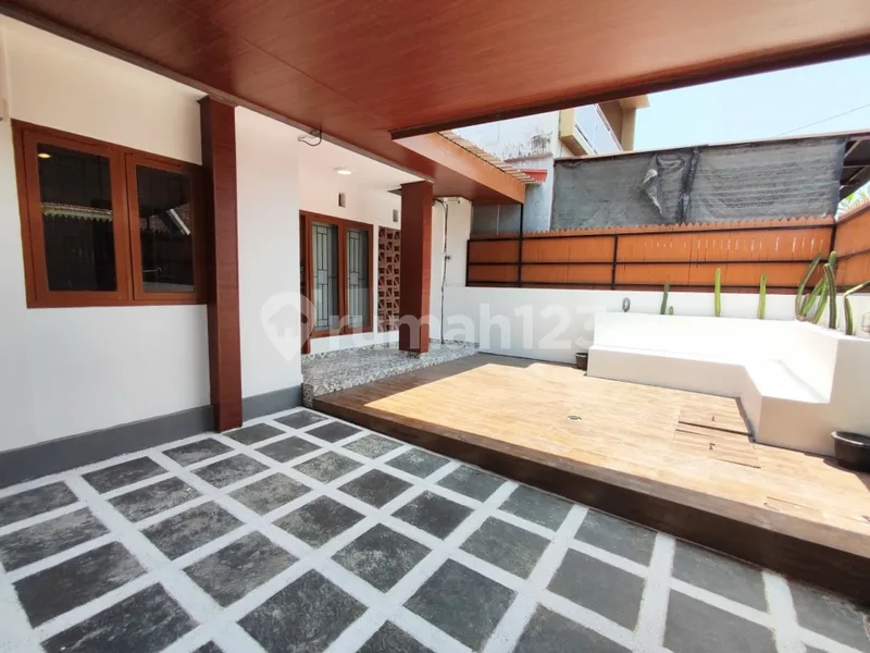 Rumah Modern Fully Furnished di Taman Mumbul-Nusa Dua, One Gated - Real Estate in Bali