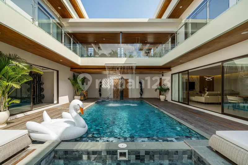 Villa Baru Mewah 3 KT SHM Siap Huni Dekat Potato Head Seminyak Bali - Bali in Bali