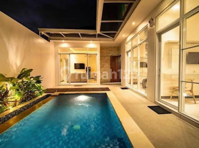 Villa Baru Lokasi Strategis Ada Kolam Renang di Lodtunduh - Real Estate in Bali