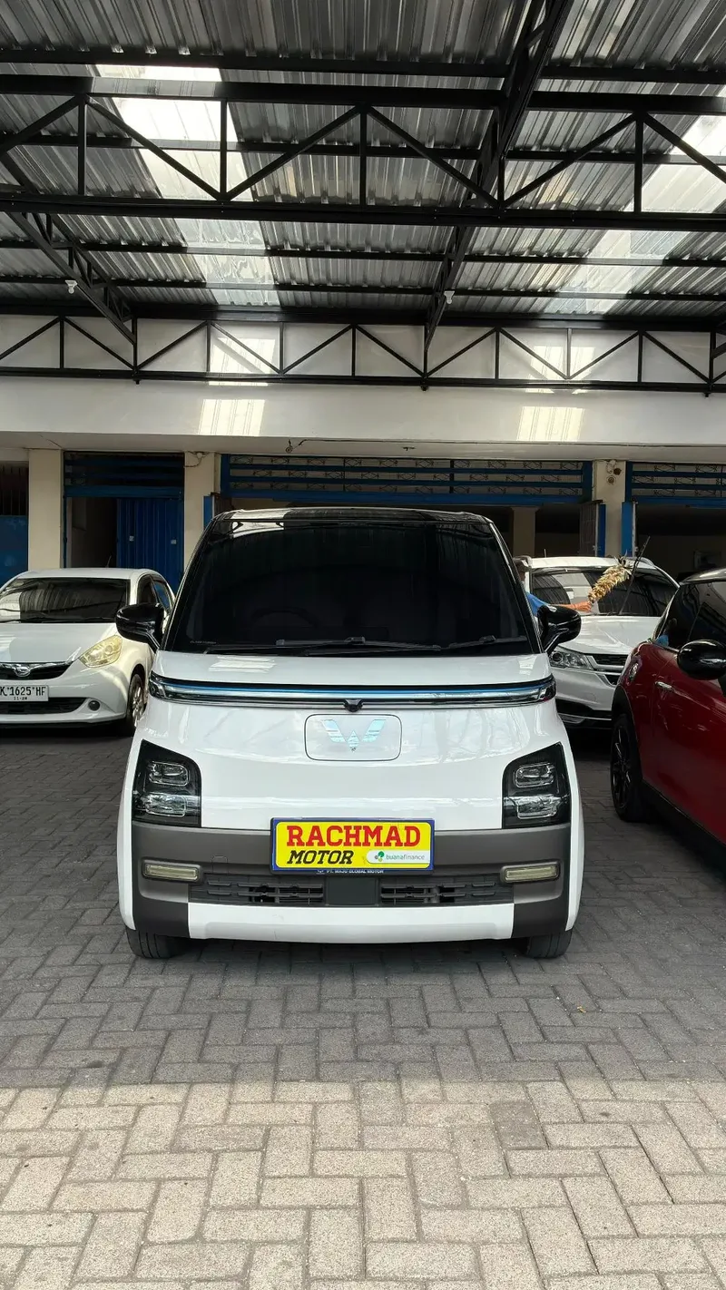 Wuling Air Ev 2023 putih - Vehicles in Bali