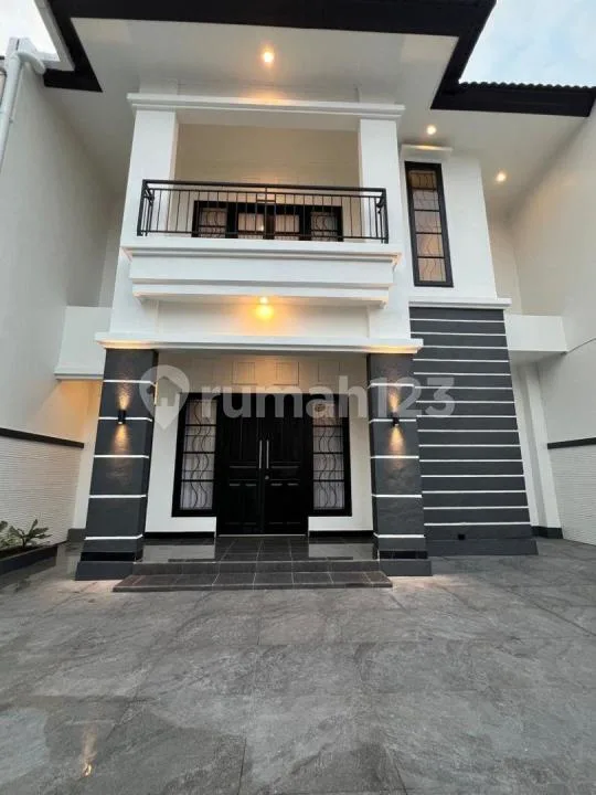 Disewakan Rumah 2 Lantai Baru Premium di Renon - Bali in Bali