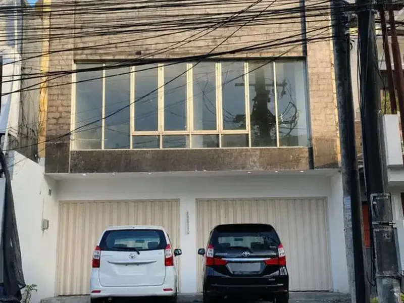 Ruko 3 Lantai Lokasi Dekat Pinggir Jalan Sesetan Disewakan, Denpasar Selatan - Real Estate in Bali