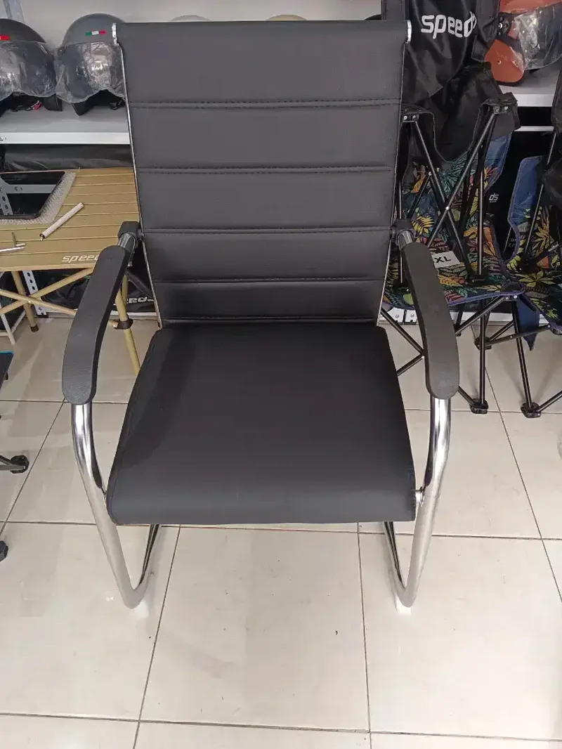 450rb BARU-Kursi Hadap Kantor/Kerja/Belajar Terbaru Bahan Busa Kulit - Home & Garden in Bali