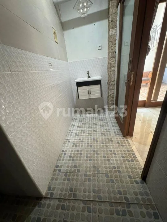 Villa Lokasi Strategis Nyaman Dekat Fasilitas Publik di Seminyak - Real Estate in Bali