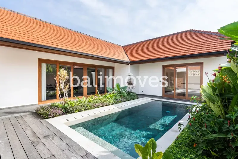 Vila Baru Yang Cantik Tiga Kamar Tidur Di Kompleks Tepi Pantai Sanur - Real Estate in Bali