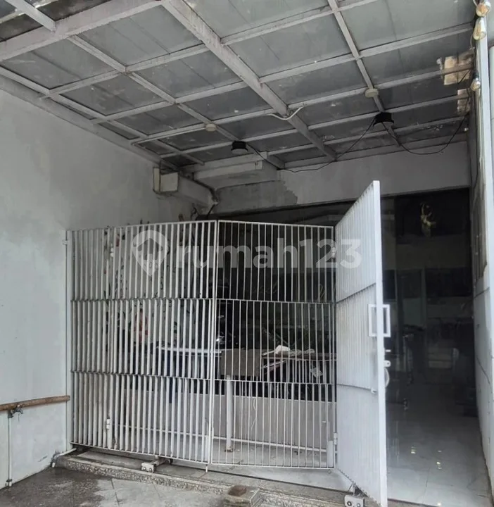 For Sale - Freehold - Prime 4 Storey Soho In Strategic Commercial Spot Of Seminyak, Bali - Real Estate in Bali