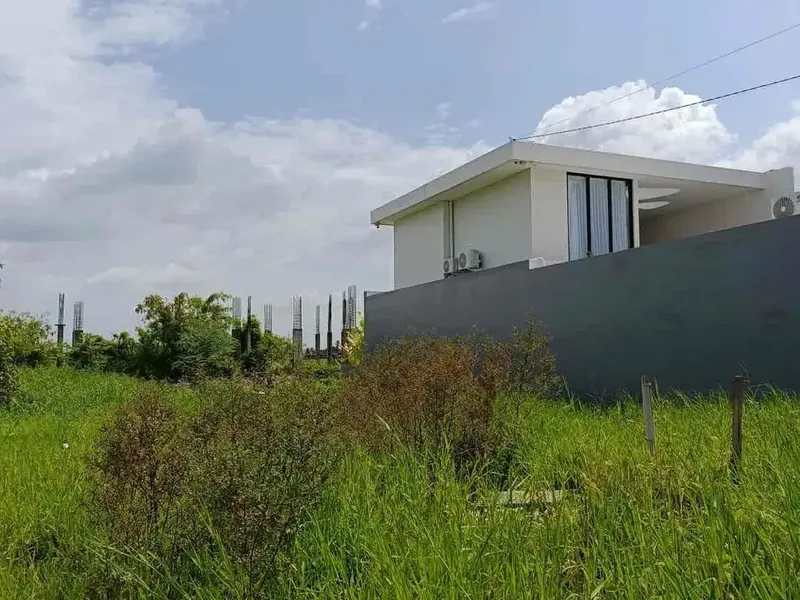 Dijual lahan zona pariwisata lokasi cemagi dekat pantai dan kawasan villa elite. - Real Estate in Bali