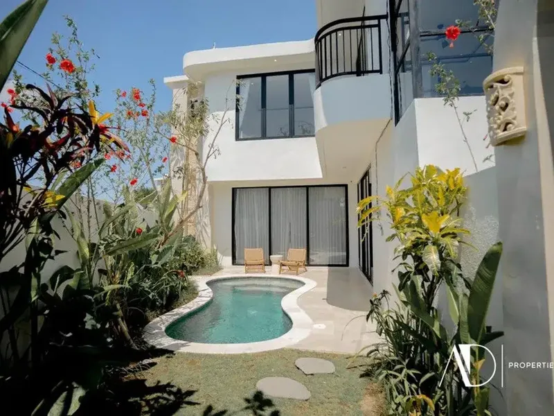 FREEHOLD | 3-BEDROOM MODERN VILLA WITH BEACH ACCESS, CEMAGI - Real Estate in Bali