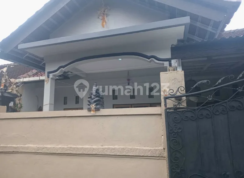 Dikontrakan Rmh Furnishlokasi Perumahan Dalung Permai Deket Sd Negeri 1 Kerobokan Utara - Real Estate in Bali