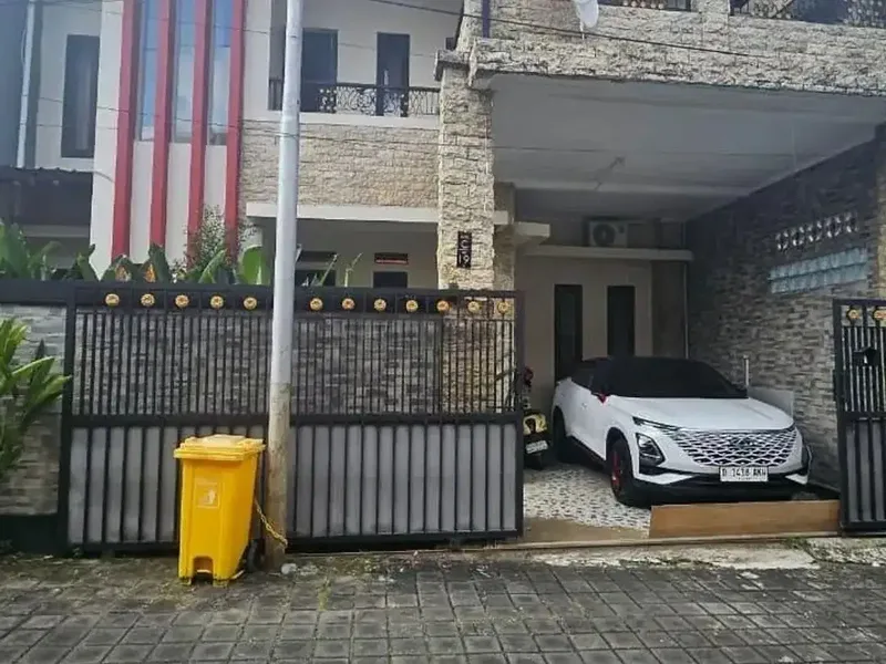 Rumah 2 Lantai 3 Kamar Tidur Denpasar Barat - Real Estate in Bali