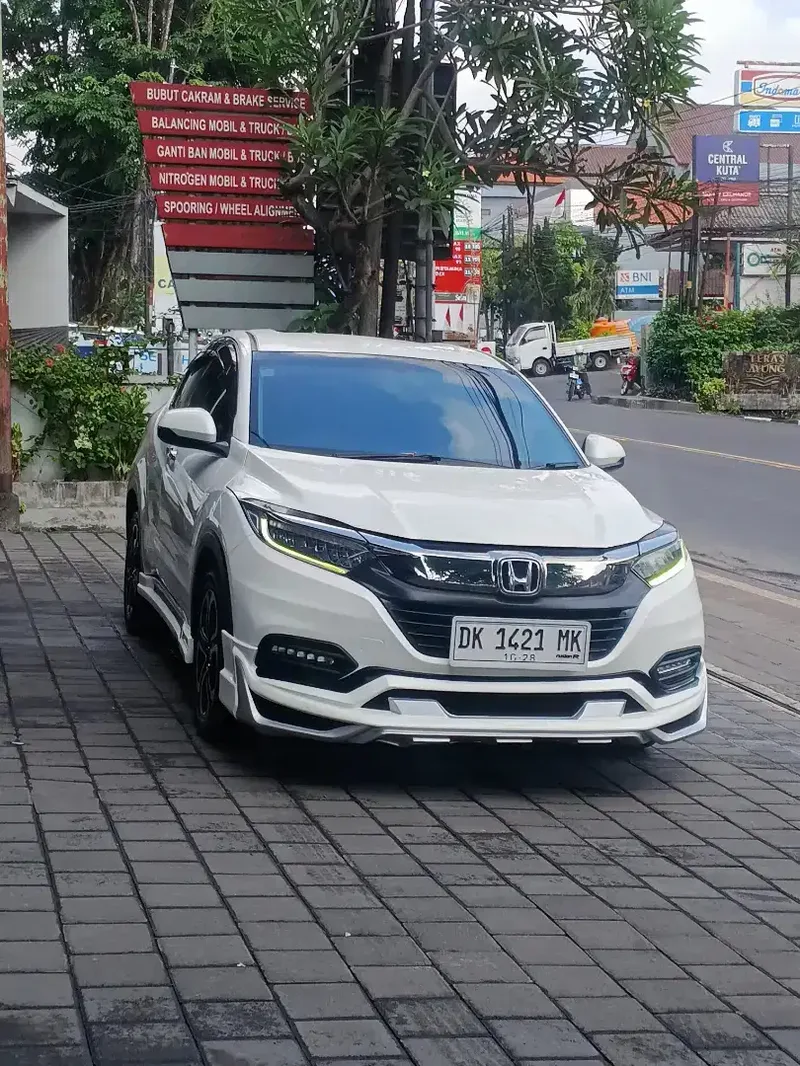 HONDA HR-V SE FACELIFT FULL VARIASI GANTENG ASLI BALI - Vehicles in Bali