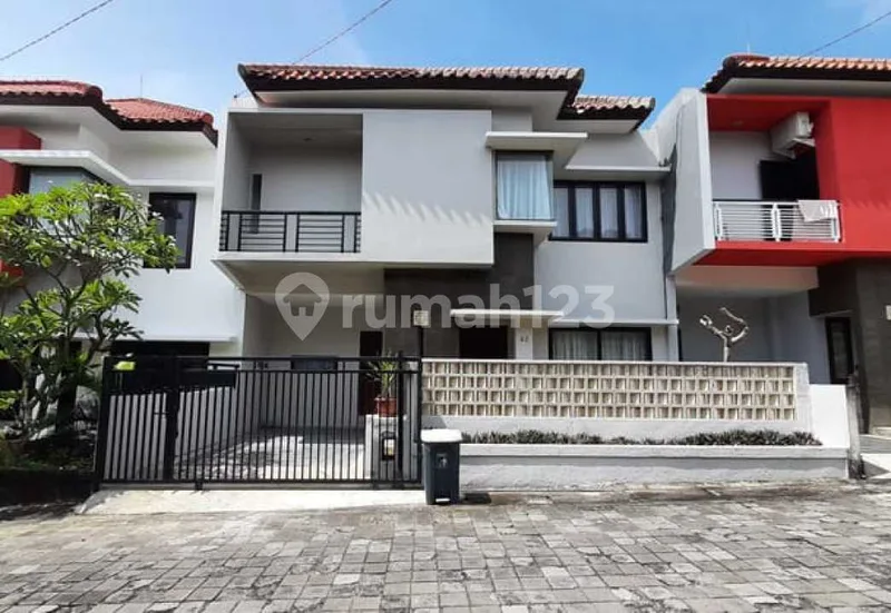 Disewakan Rumah Minimalis di Perumahan One Gate System di Kerobokan - Real Estate in Bali
