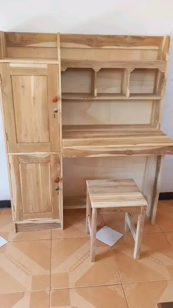 Meja belajar bayar di tempat - Home & Garden in Bali