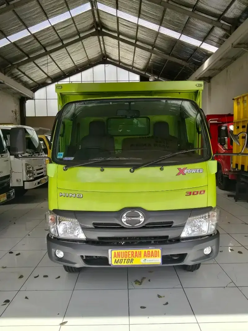 Hino Dutro Light Truck 2024 - Vehicles in Bali
