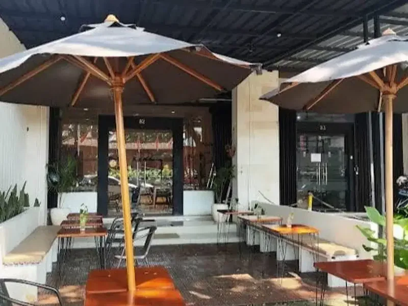 DISEWAKAN RUKO BEKAS COFFEE SHOP – JL. TANTULAR BARAT - Real Estate in Bali