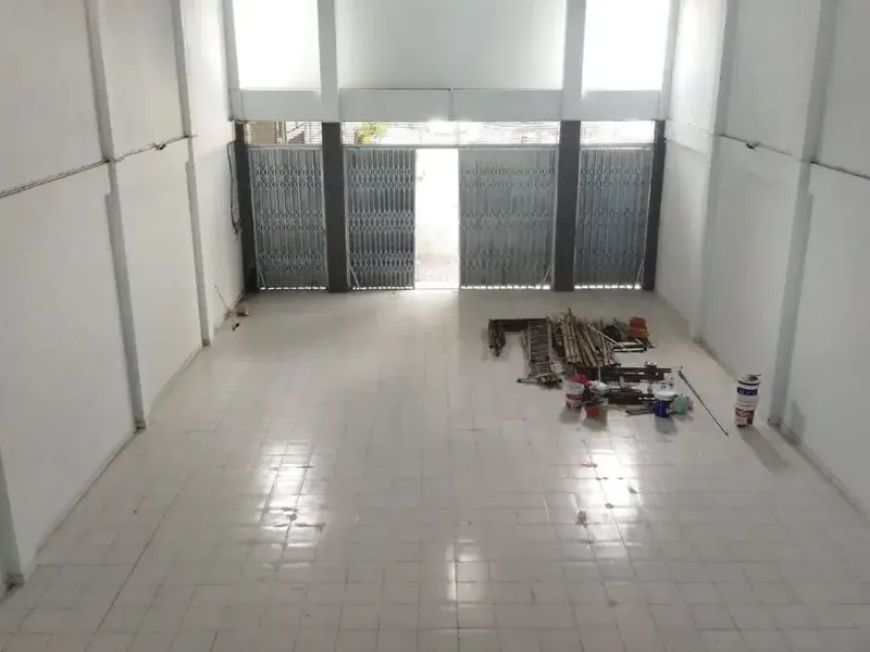 Disewakan kantor gudang tempat usaha arah Sanur Bali Lokasi by pass Pesanggaran, Densel - Real Estate in Bali