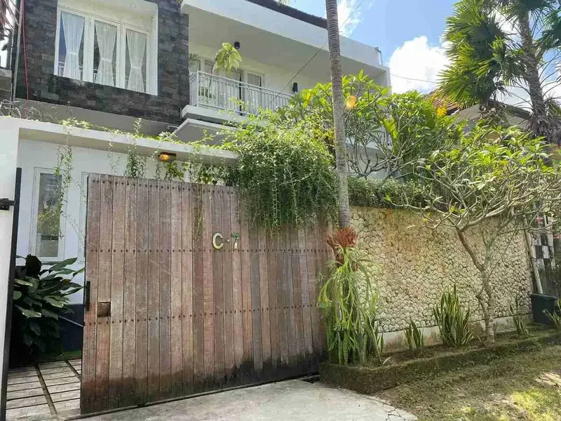 DIJUAL RUMAH FULL FURNISH DI PERUM TAMAN SAKURA JIMBARAN CN - Bali in Bali