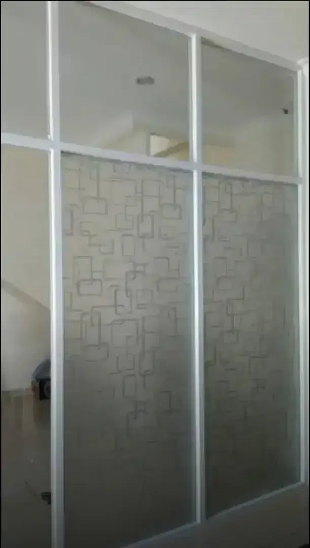 Sedia berbagai motif sanblas dan kaca film menerima pesanan - Home & Garden in Bali