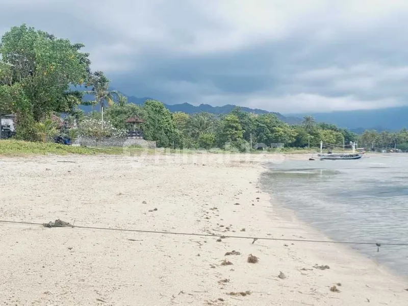Beachfront Pink Zone 2,3 Ha Pasir Putih Gerogak Buleleng Bali - Bali in Bali