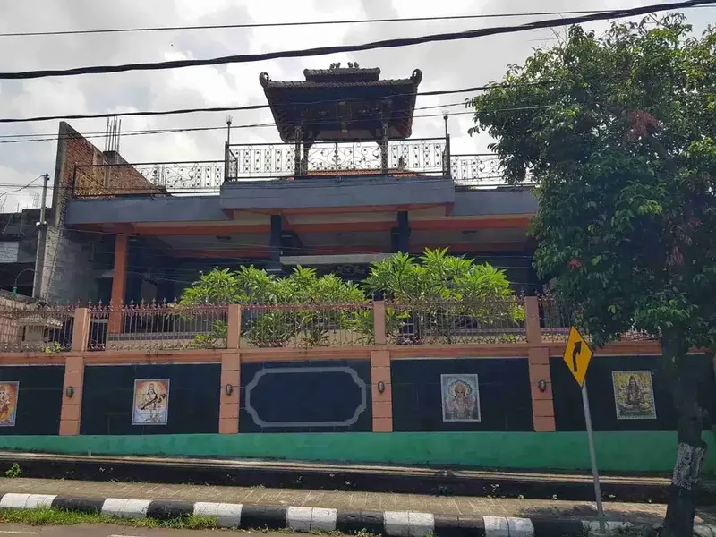 Rumah kontrakkan 6,4 are 9 kamar dekat RS.BALIMED BULELENG SINGARAJA BALI - Real Estate in Bali