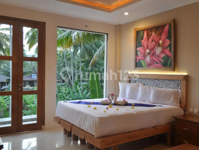 Family Room/Villa with Balcony and Direct Access to Beach â 36 sqm at Hotel Crystal Beach Bali (Karangasem, Candi Dasa) - Real Estate in Bali