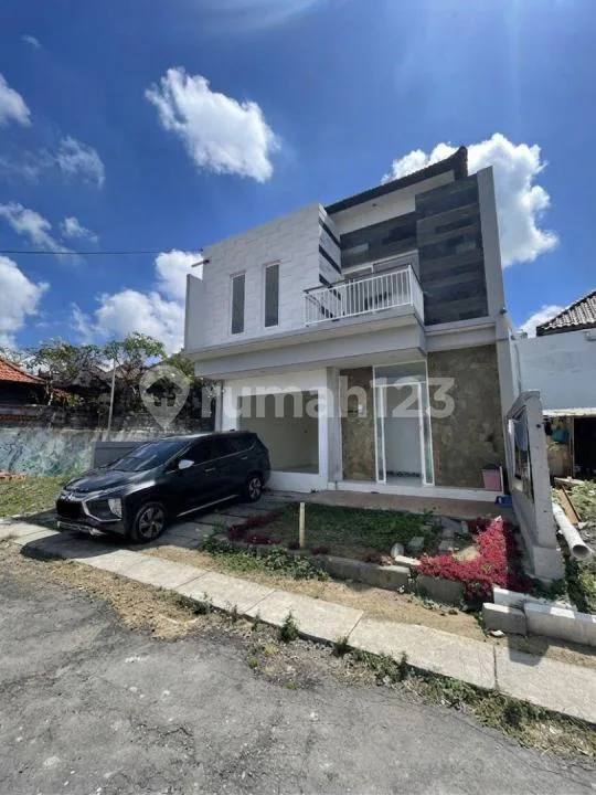 Rumah 2 Lantai One Gate System Dekat Alun Alun Kota Denpasar - Bali in Bali