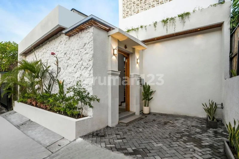 Yearly Rent Brand New 3 Bedrooms Villa Furnished In Kerobokan - Bali in Bali