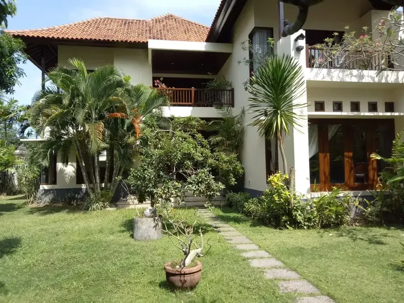 OLD MONEY LUXURY HOUSE IN PUPUTAN RENON - Bali in Bali