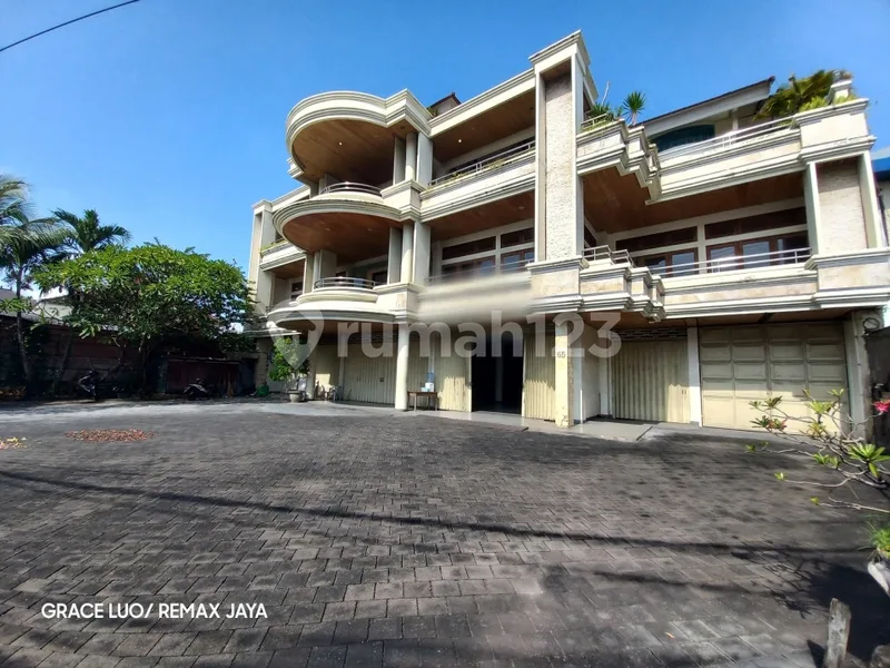 Gedung Ruko 34 Are di Area Cokroaminoto Denpasar - Bali in Bali