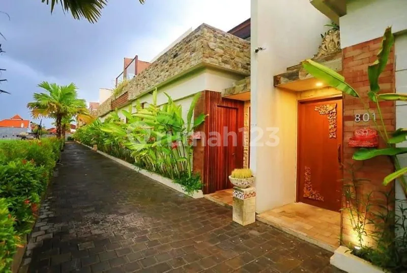 Dijual Kompleks Villa Mewah dengan View Sawah & Sunset di Batubelig - Bali - Real Estate in Bali