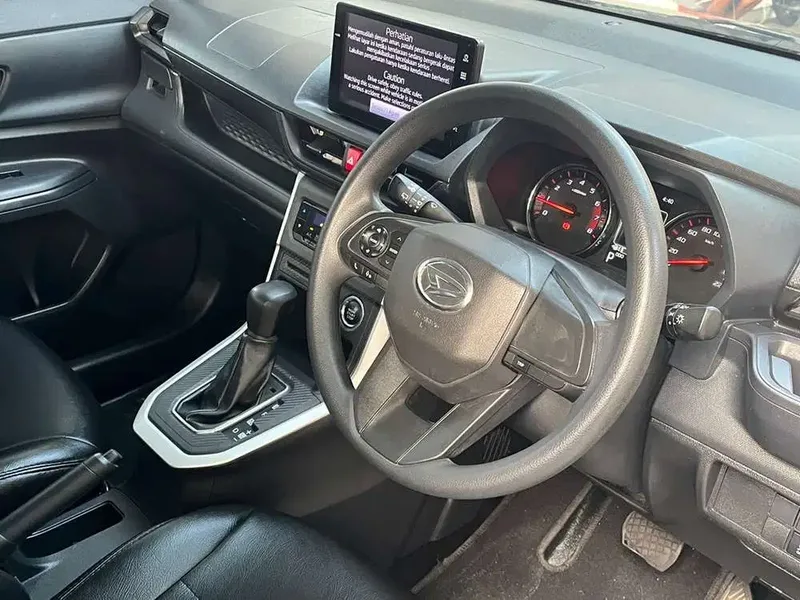 Daihatsu Xenia 2022 Bensin - Vehicles in Bali