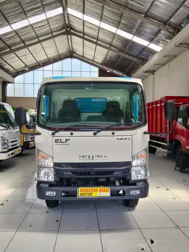 Isuzu elf giga light truck 2025 - Vehicles in Bali