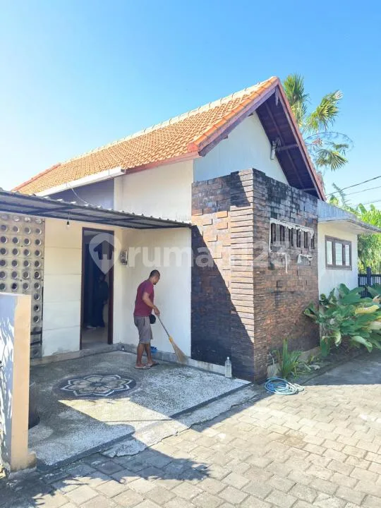 Rumah 3 Kamar Semi Furnished di Tukad Balian Renon - Bali in Bali