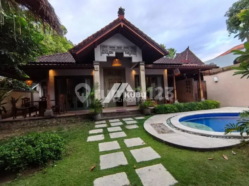 Kbp1710 Charming Villa With Joglo Mix Minimalist Design In Sanur Area. - Bali in Bali