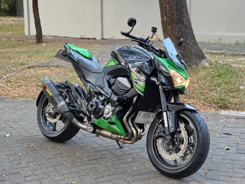 Moge Naked Kawasaki Z800 th 2014 km18rb Antik Siap Gas Turing Like New - Bali in Bali