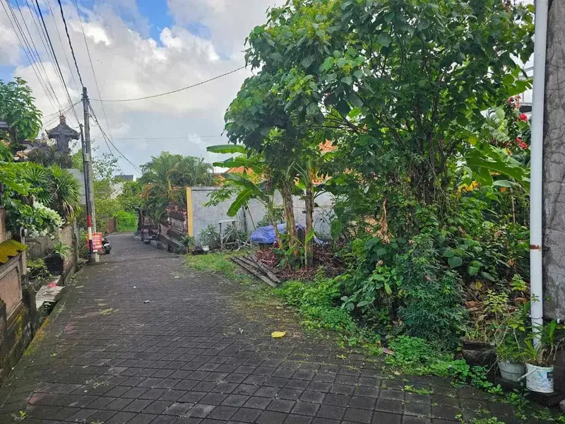 Dijual tanah komersil canggu brawa
Dekat ke fins beach/baked/mild & madu dll - Real Estate in Bali