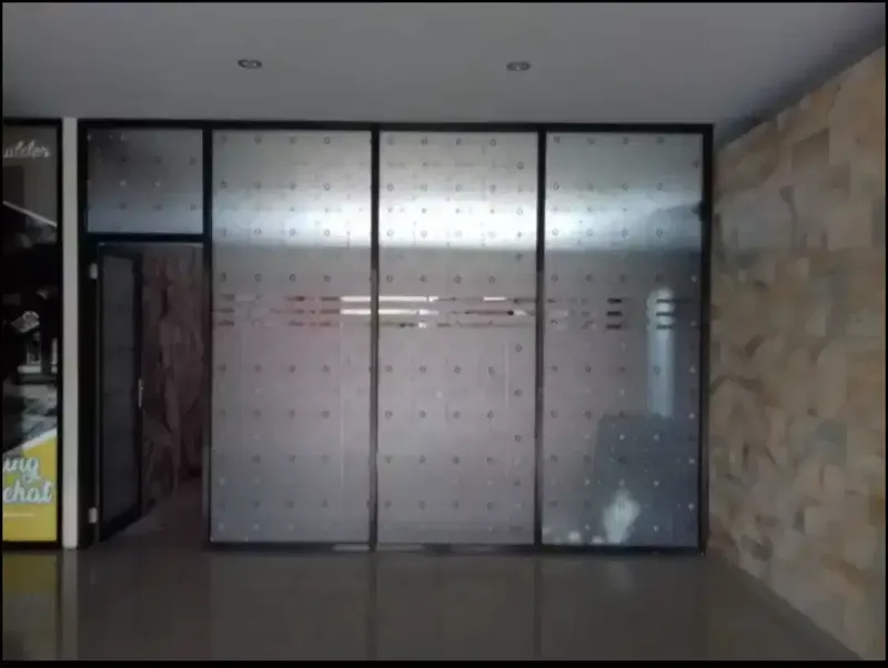 Kaca pembatas kantor pasang stiker sanblas kaca film - Other in Bali