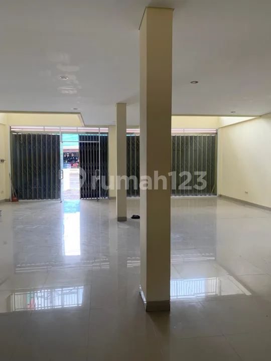 Ruko Gandeng 3 Lantai di Padangsambian di Pusat Bisnis Denpasar - Bali in Bali