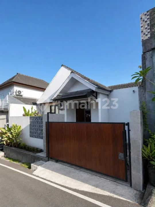 Rumah Cantik Lingkungan Perumahan di Kori Nuansa Jimbaran - Real Estate in Bali