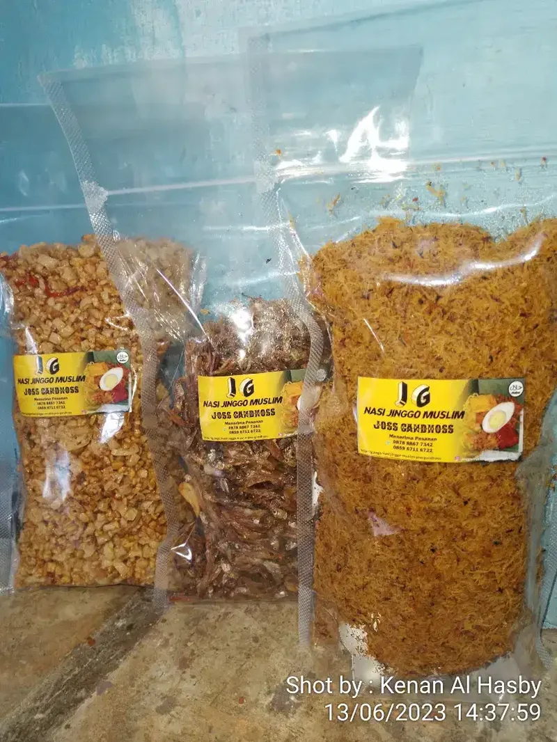 CEMILAN TEMPE KRIUK DAN IKAN TERI NASI JINGGO MUSLIM JOSS GANDHOSS - Other in Bali