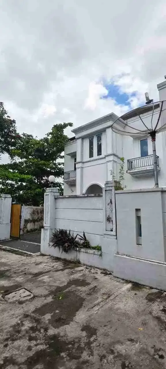 dijual rumah minimalis lantai 2 kerobokan - Real Estate in Bali