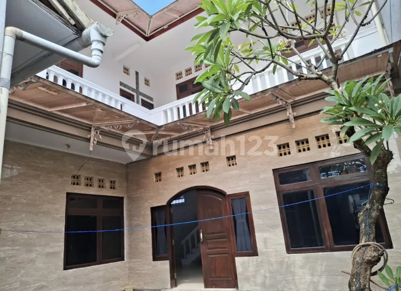 Dikontrakkan Rumah 4 Kamar Tidur Sidakarya Denpasar Selatan - Real Estate in Bali