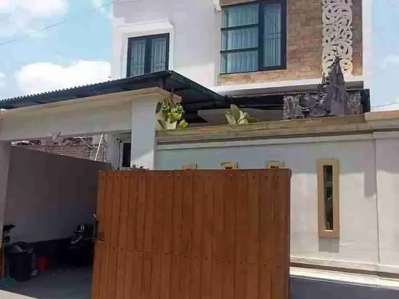 Rumah Minimalis One Gate System Dekat Citra Land Gatsu Barat - Bali in Bali