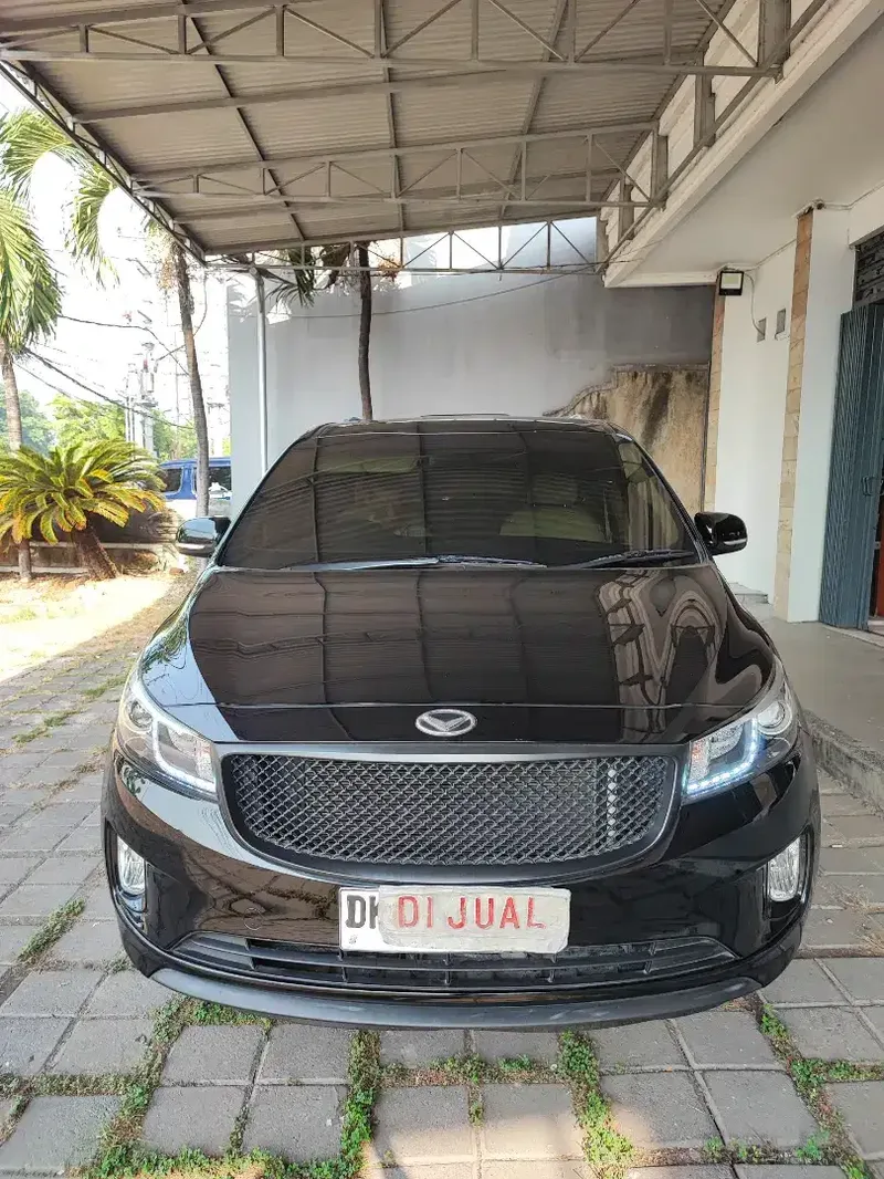 Kia Sedona 2017 istimewa, 11 seat - Vehicles in Bali