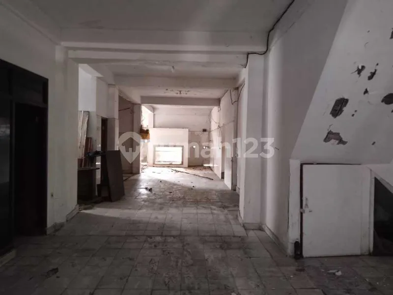 Dijual Ruko 3 Lantai di Denpasar Utara Ayani di Kawasan Perdaganagn Komersil, Cocok untuk Berbagai Usaha - Bali in Bali
