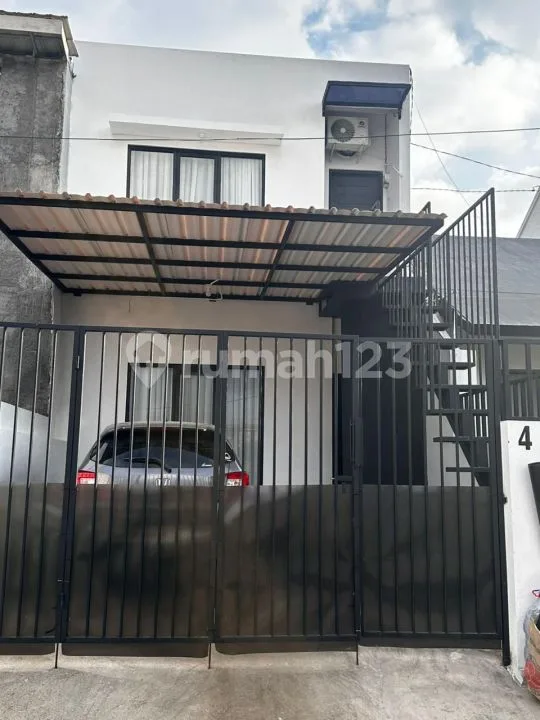 Disewakan Jangka Panjang - Rumah di Kawasan Renon, Dikelilingi Perumahan, Cocok untuk Hunian, Dekat dengan Area Sanur - Bali in Bali