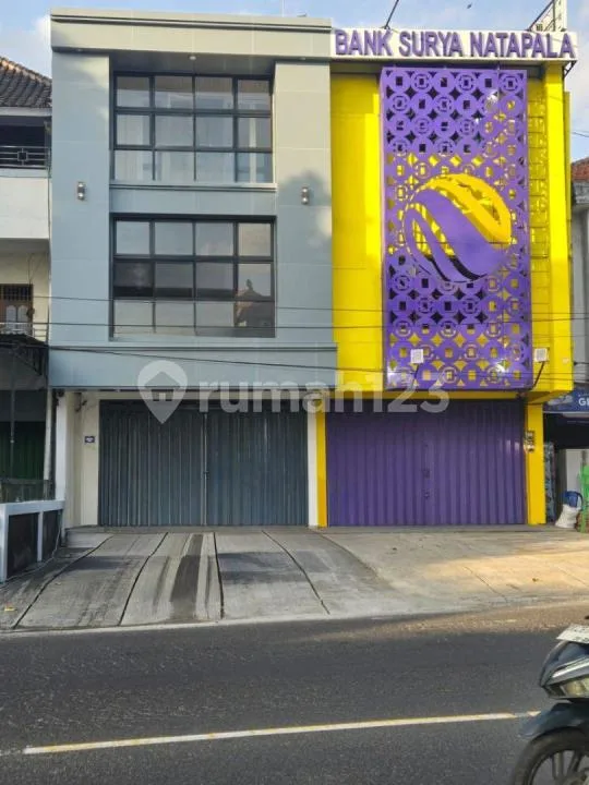 Ruko Modern 3 Lantai Strategis di Cokroaminoto - Bali in Bali