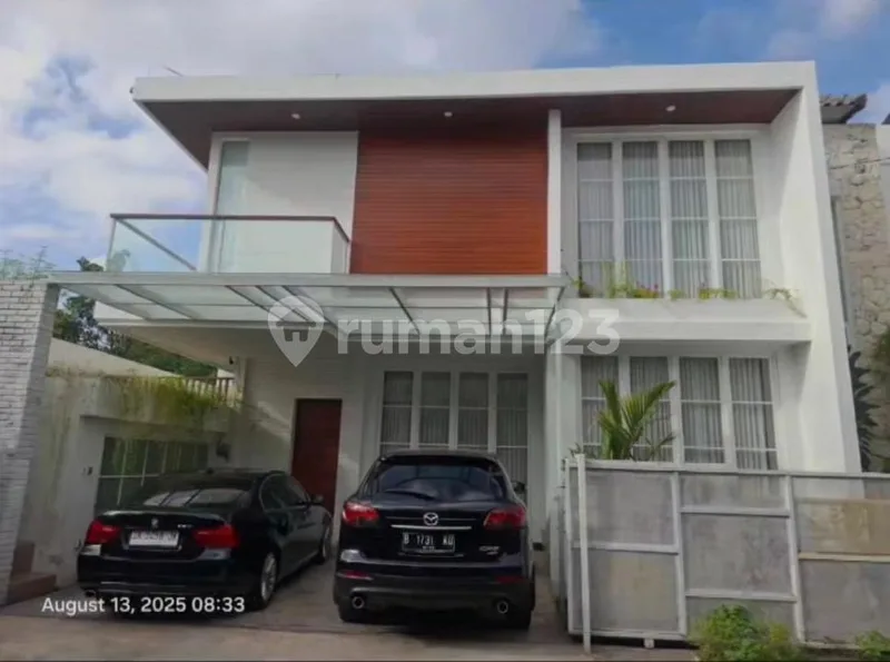 Rumah Semi Villa 2 Lantai Siap Huni Renon - Bali in Bali