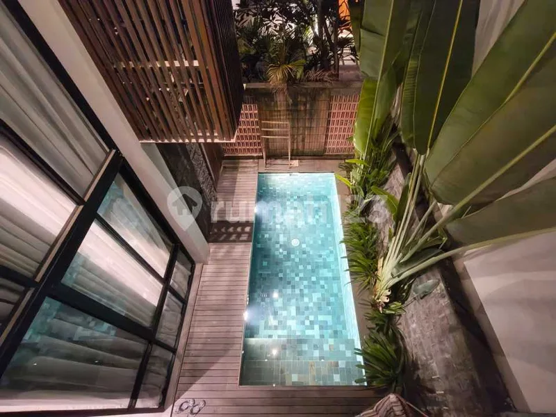 Luxury Villa Furnished Kawasan Premium Dekat Pantai Batu Bolong - Real Estate in Bali